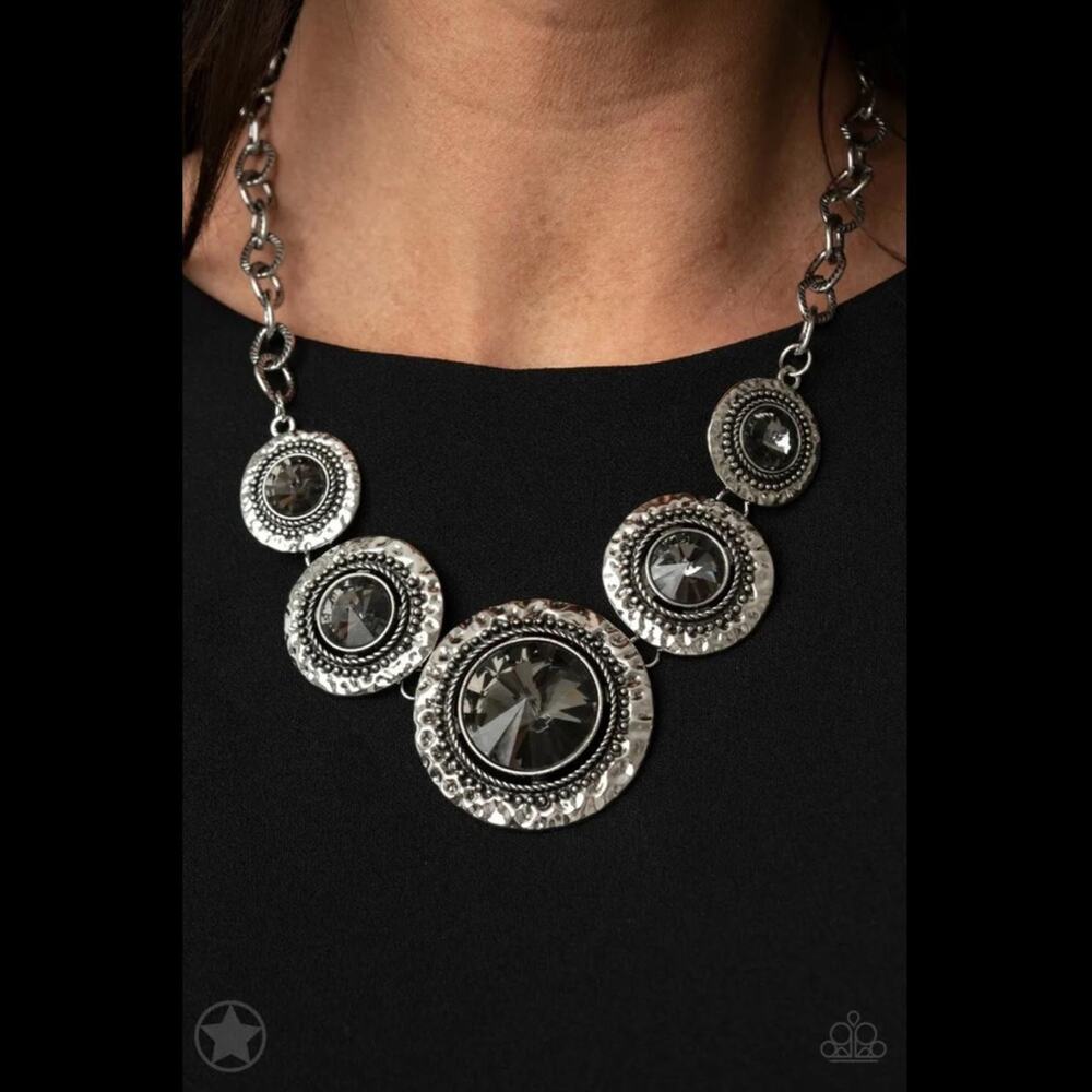 Paparazzi ♥ Global Glamour Necklace